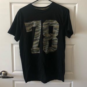 Men’s graphic tee